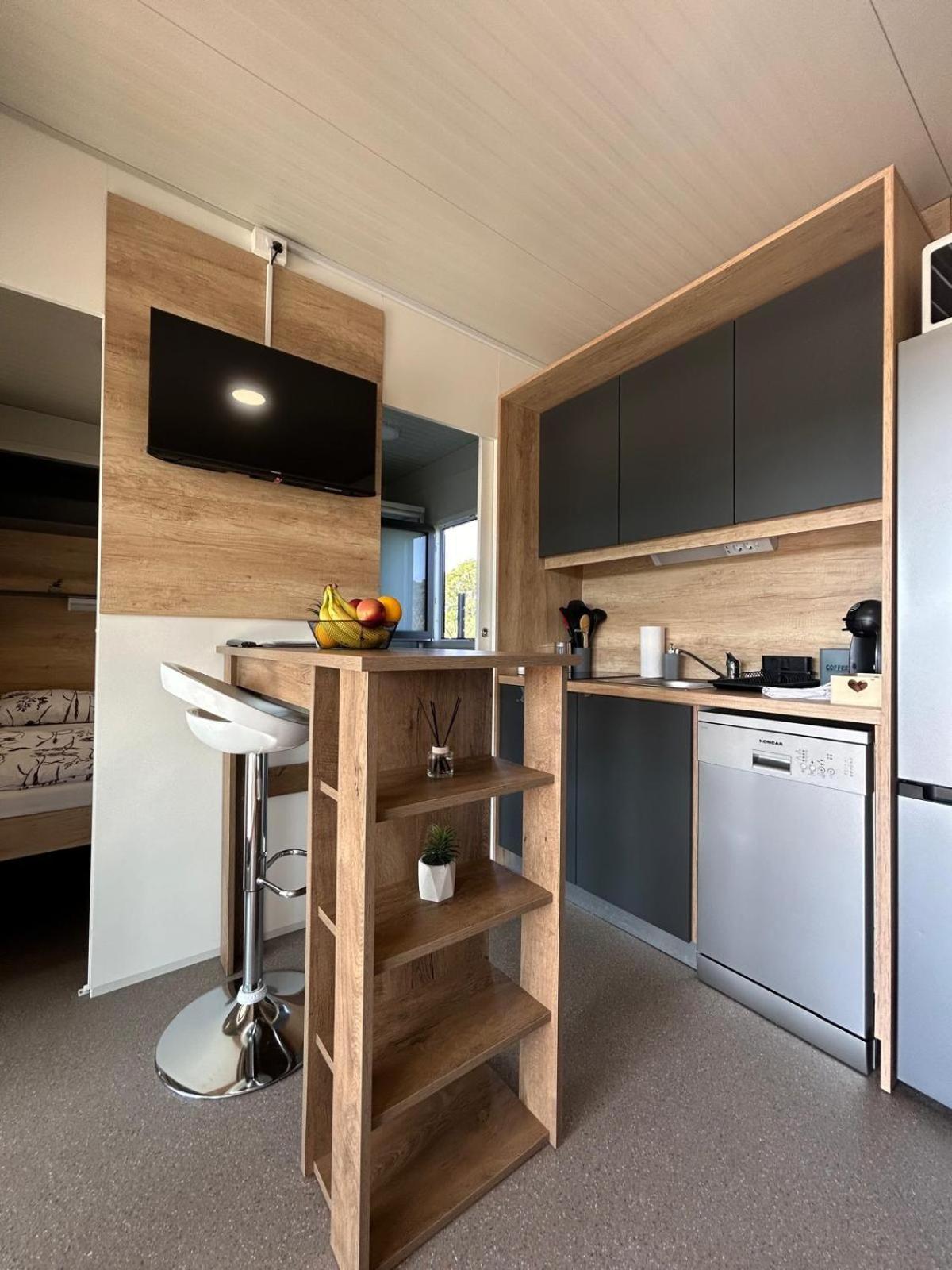 Mobile Home Vilmaris Pakostane Exterior photo